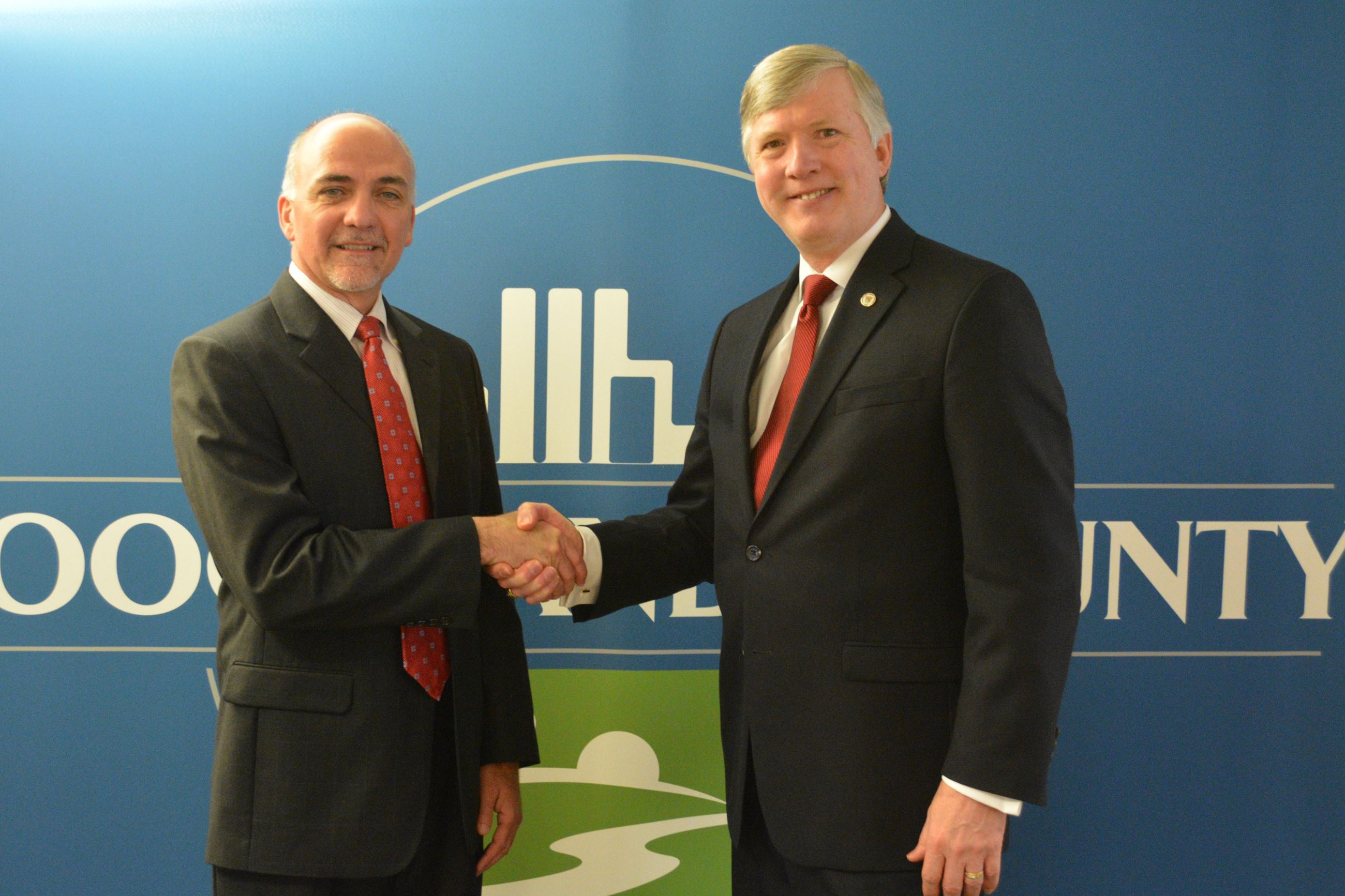 Lumpkins Swearing In - May 1 2018 - Lumpkins & Chairman Peterson - DSC_0027c